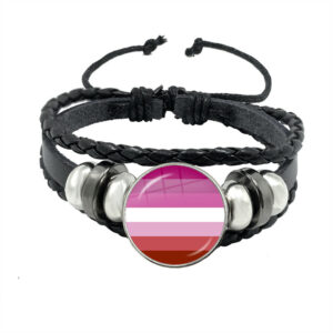 Bracelet lesbien en cordons noirs vu de face