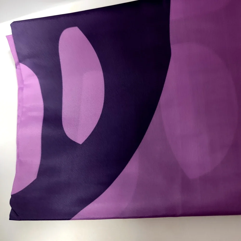 Revers du drapeau féministe violet