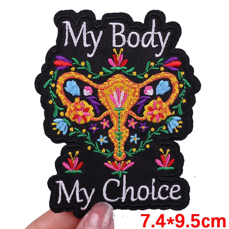 Écusson utérus fleuri My Body My Choice
